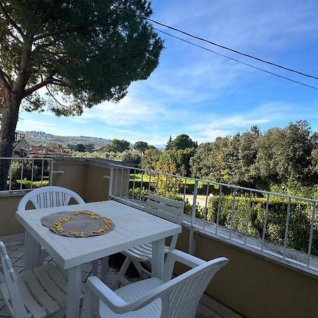 N185 - Numana, meraviglioso trilocale con terrazzo e piscina Esterno foto